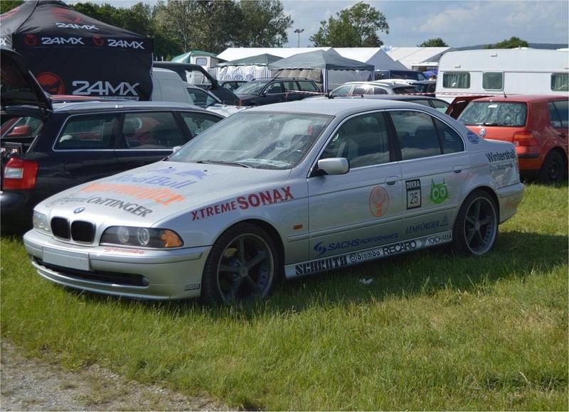 Gebraucht BMW 525 163 PS (119 kW) 2003 Silber Limousine
