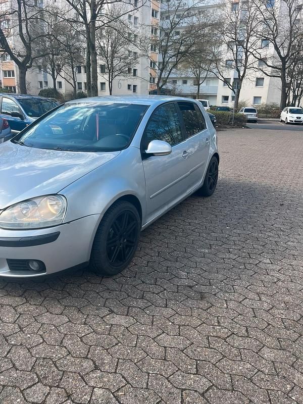 Gebraucht VW Golf V 140 PS (102 kW) 2004 Silber Kleinwagen