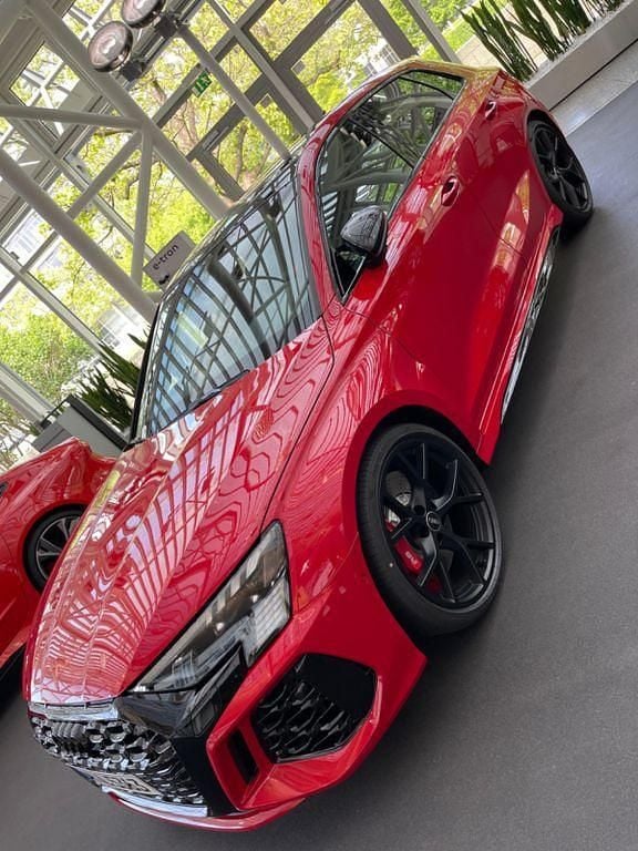 Rot Gebraucht 2022 Audi RS3 Sport Kleinwagen | 53.600 € (Guter Preis) - Bild 1/4