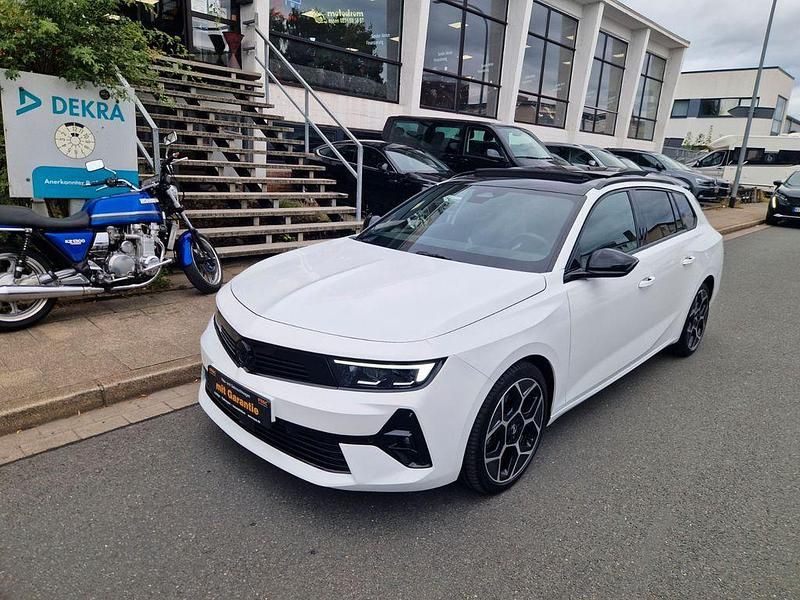 Weiß Gebraucht 2024 Opel Astra GS Line Kombi | 23.750 € (Guter Preis) - Bild 1/4