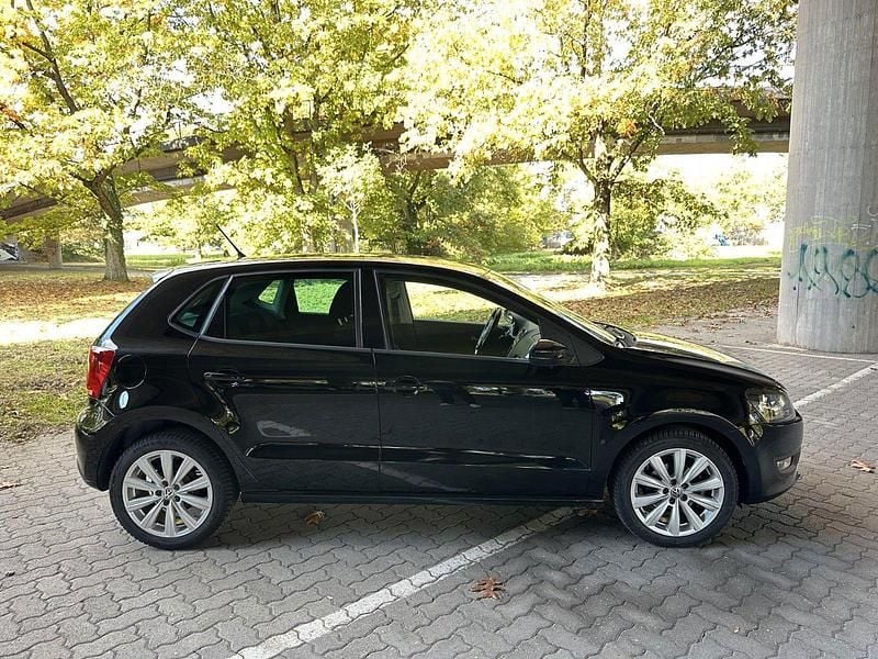 Schwarz Gebraucht 2010 VW Polo Team Kleinwagen | 3.960 € (Guter Preis) - Bild 1/4