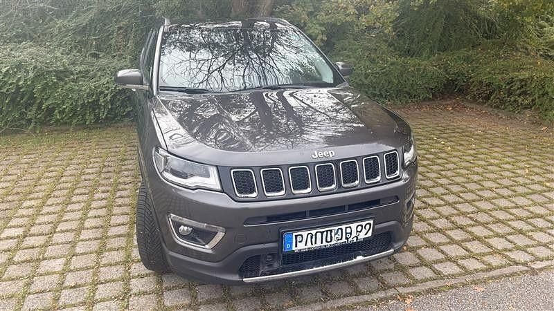 Grau Gebraucht 2019 Jeep Compass Limited SUV | 15.990 € (Superpreis) - Bild 1/4