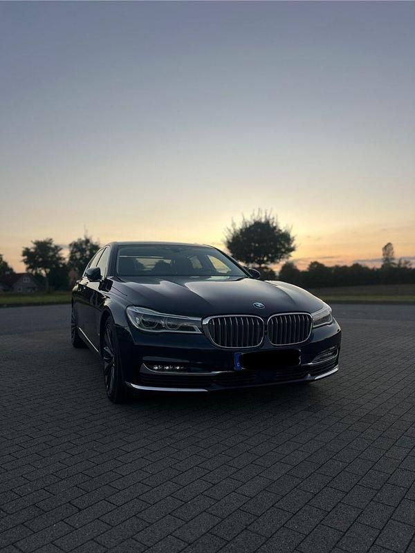 Gebraucht BMW 730 265 PS (194 kW) 2017 Blau Limousine