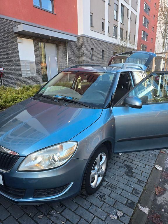 Grau Gebraucht 2010 Skoda Fabia Ambiente Kombi | 3.400 € (Guter Preis) - Bild 1/4