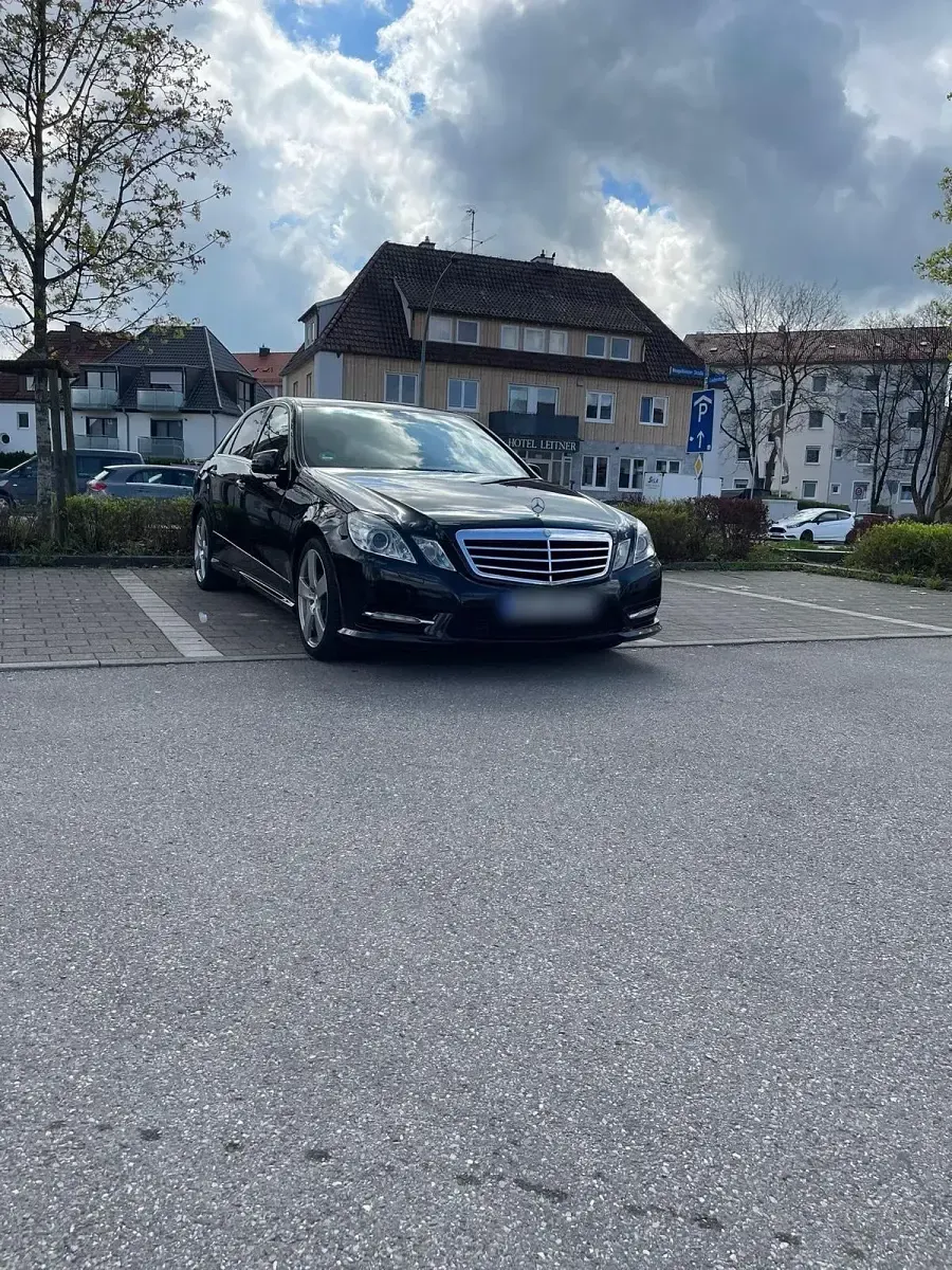 Gebraucht Mercedes E200 184 PS (135 kW) 2012 Schwarz Limousine