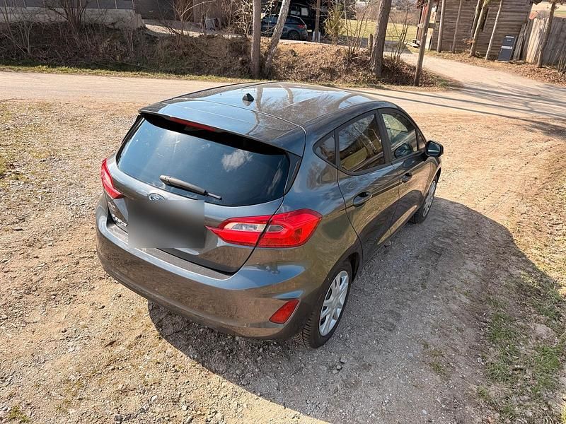 Gebraucht Ford Fiesta 101 PS (74 kW) 2019 Grau Kleinwagen