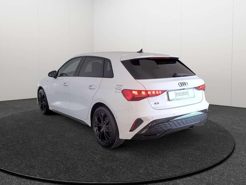 Gebraucht Audi A3 S-Line 150 PS (110 kW) 2025 Arkonaweiß Limousine