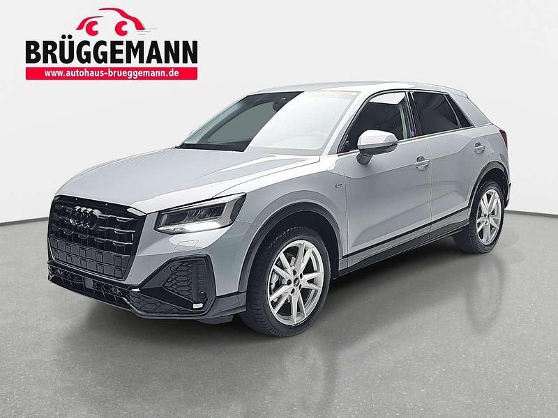 Pfeilgrau perleffekt Neu 2025 Audi Q2 S-Line SUV | 34.890 € (Guter Preis) - Bild 1/4