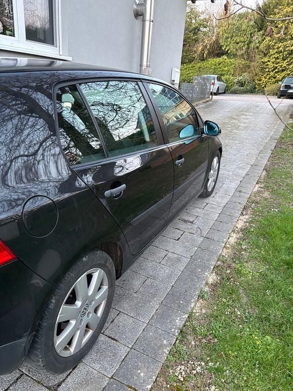 Gebraucht VW Golf V 105 PS (77 kW) 2005 Schwarz Kleinwagen