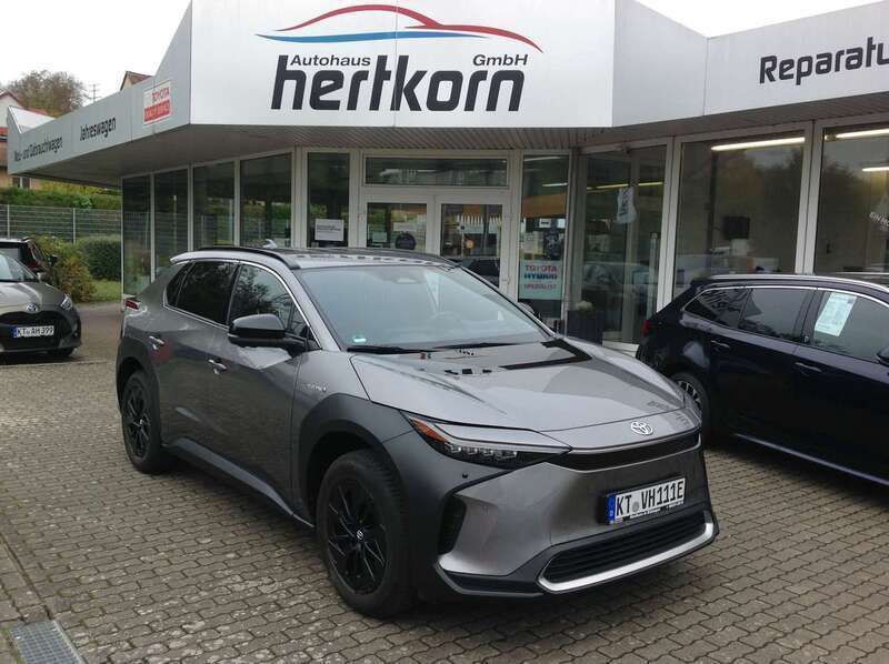 Palladiumsilber met.(1l5) Gebraucht 2022 Toyota bZ4X Comfort SUV | 33.300 € (Fairer Preis) - Bild 1/4
