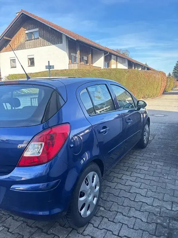 Używany Opel Corsa 80 KM (58 kW) 2007 Niebieski Hatchback