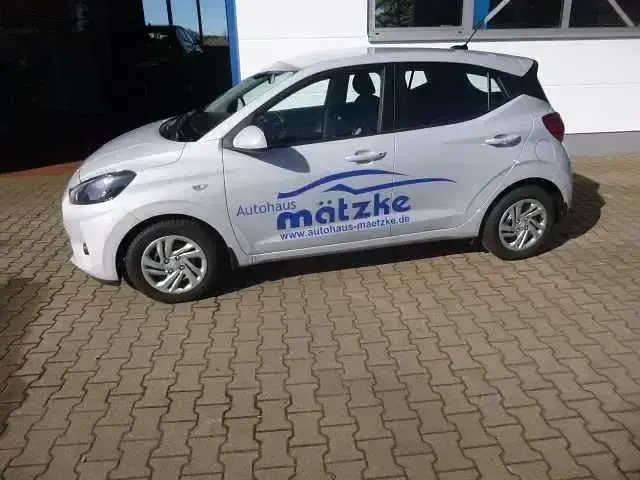 Gebraucht Hyundai i10 Trend 63 PS (46 kW) 2025 Silber Kleinwagen