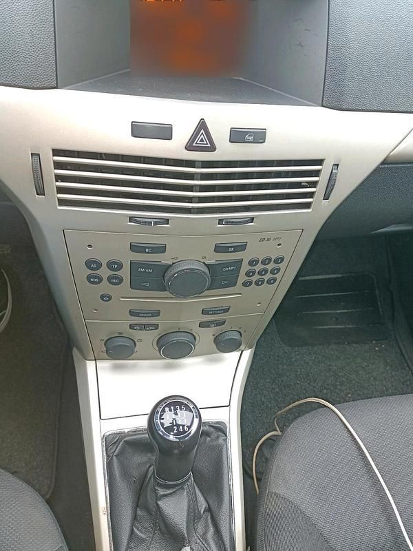 Gebraucht Opel Astra 125 PS (91 kW) 2008 Grau Kombi