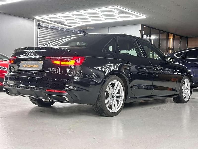 Second-hand Audi A4 S-Line 204 CP (150 kW) 2023 Negru Berlinǎ