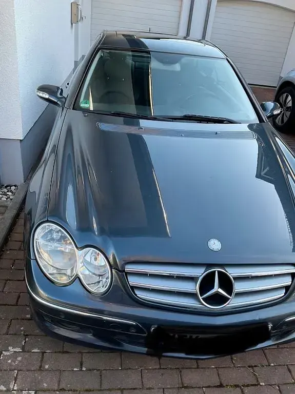 Gebraucht Mercedes CLK200 Elegance 184 PS (135 kW) 2009 Grau Coupé