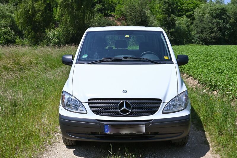 Weiß Gebraucht 2011 Mercedes Vito Van / Kleinbus | 5.600 € (Fairer Preis) - Bild 1/4