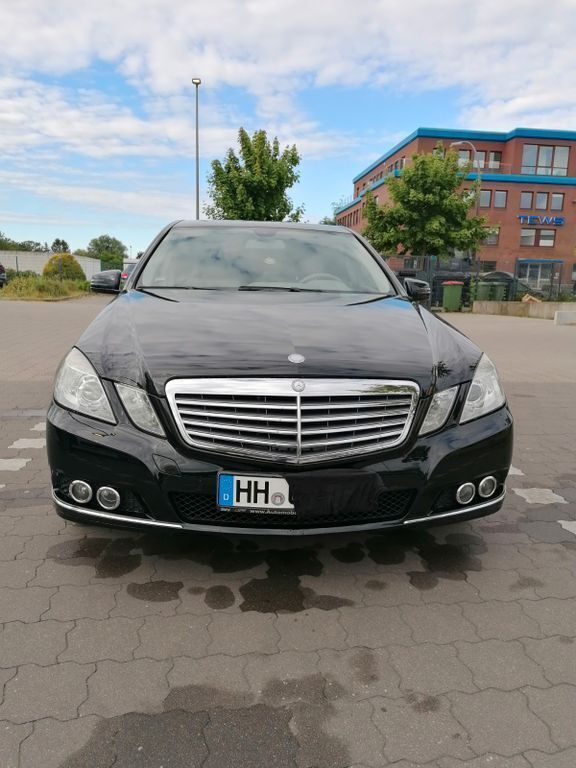 Schwarz Gebraucht 2009 Mercedes 200 Limousine | 9.000 € - Bild 1/4