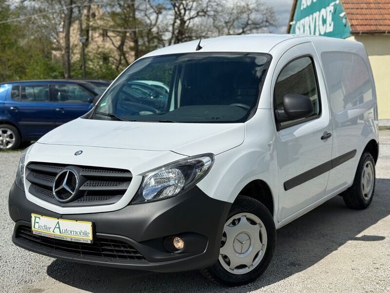 Weiß Gebraucht 2019 Mercedes Citan 111 Van / Kleinbus | 9.490 € (Superpreis) - Bild 1/4