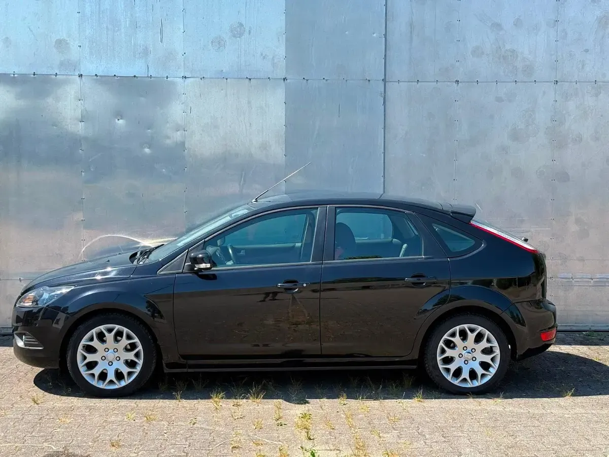 Gebraucht Ford Focus Sport 116 PS (85 kW) 2009 Schwarz Limousine