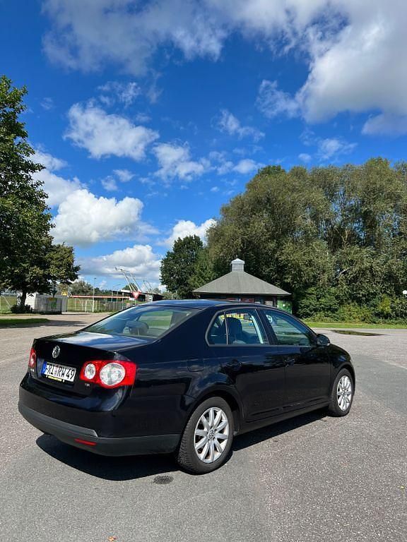 Gebraucht VW Jetta Trendline 122 PS (89 kW) 2009 Schwarz Limousine