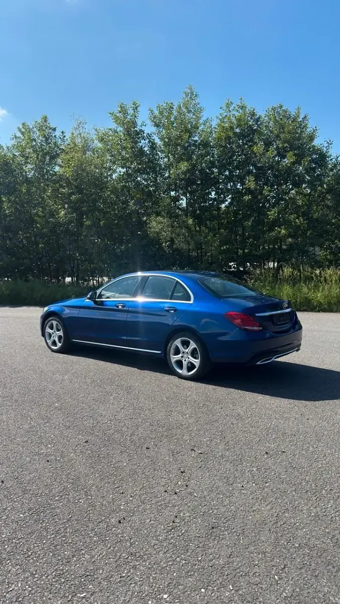 Gebraucht Mercedes C180 156 PS (114 kW) 2016 Blau Limousine