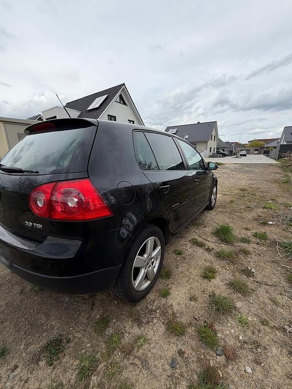 Gebraucht VW Golf VI 140 PS (102 kW) 2008 Schwarz Kleinwagen