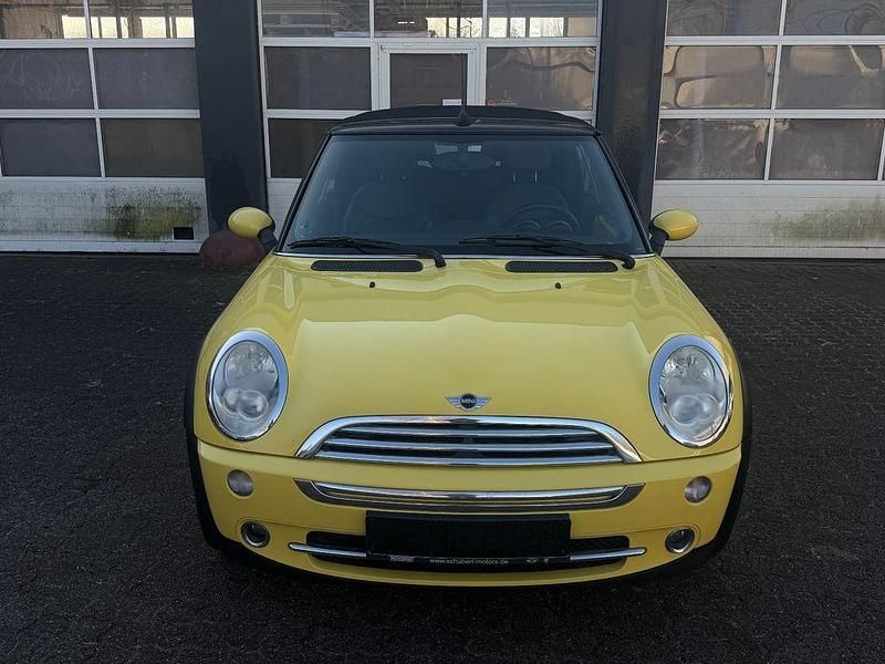 Second-hand Mini Cooper Cabriolet 116 CP (85 kW) 2004 Galben Cabrio