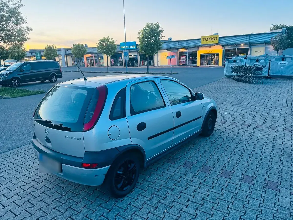 Gebraucht Opel Corsa 75 PS (55 kW) 2002 Silber Kleinwagen