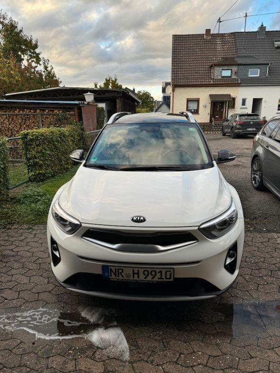 Weiß Gebraucht 2020 Kia Stonic Spirit SUV | 13.700 € - Bild 1/4