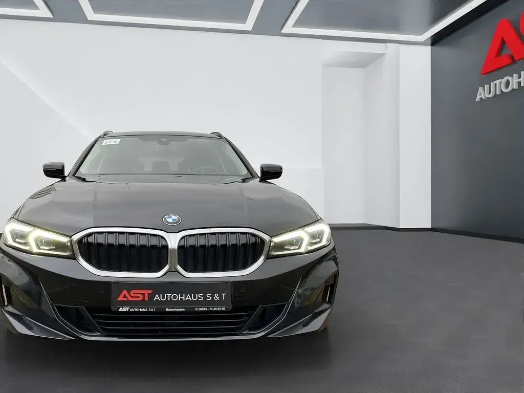 Gebraucht BMW 318 156 PS (114 kW) 2024 Schwarz Kombi