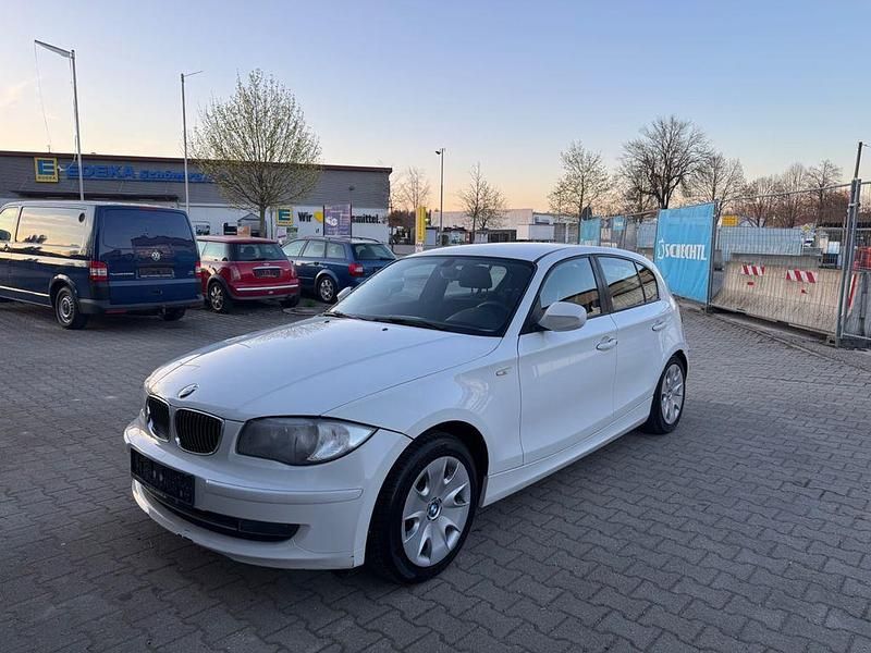 Gebraucht BMW 116 122 PS (89 kW) 2010 Weiß Kleinwagen