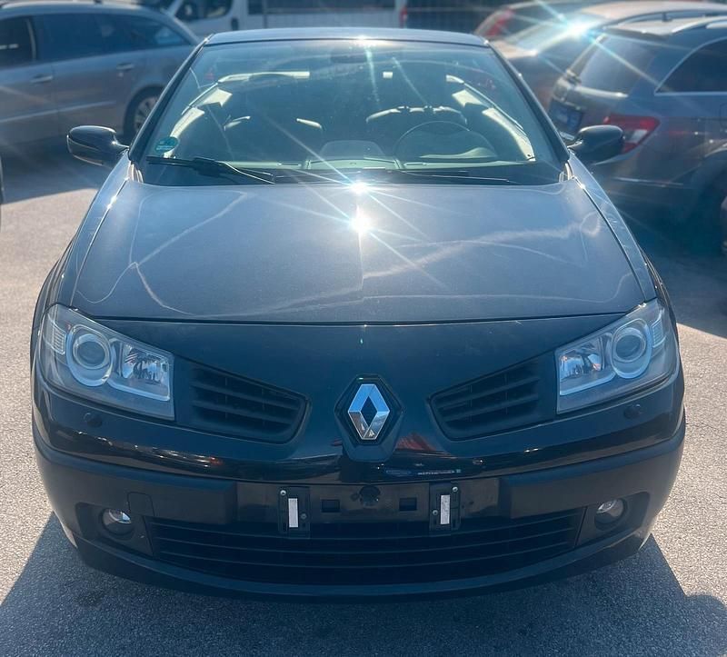 Schwarz Gebraucht 2007 Renault Mégane Cabriolet Cabrio | 3.350 € (Etwas zu teuer) - Bild 1/4