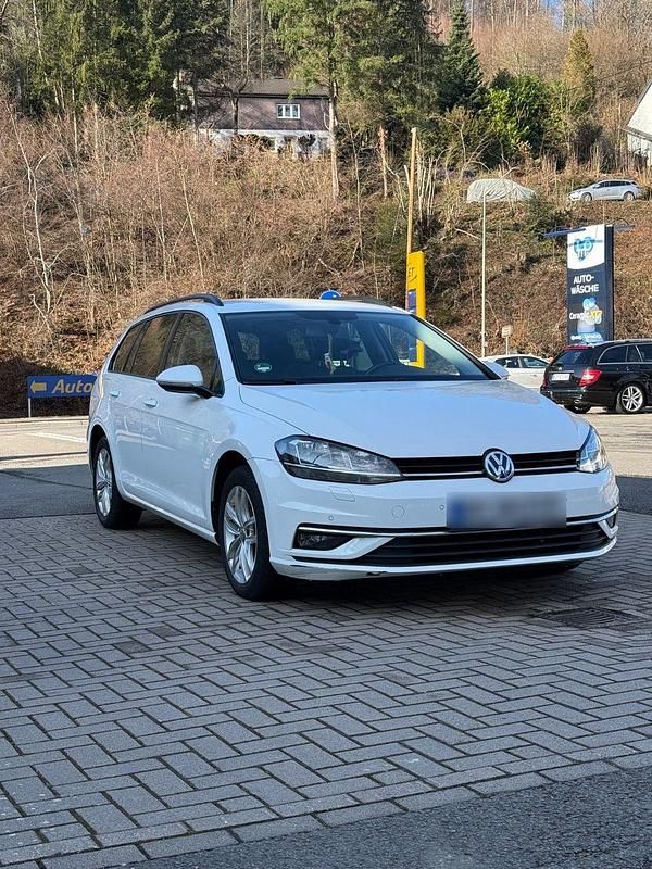 Gebraucht VW Golf VII 150 PS (110 kW) 2020 Weiß Kombi