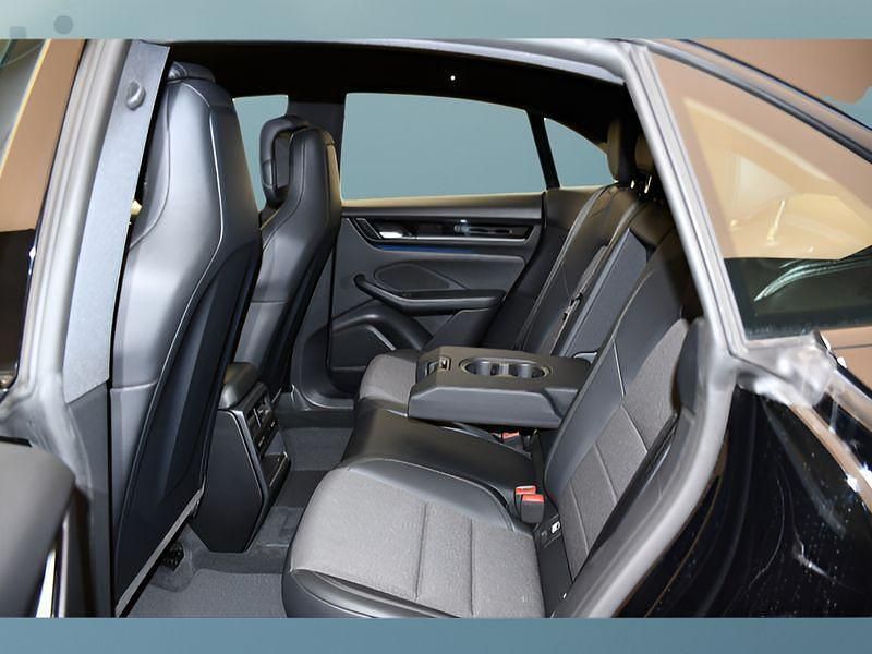 Gebraucht Porsche Macan 4 Electric 284 kW (387 PS) 2024 Schwarz SUV