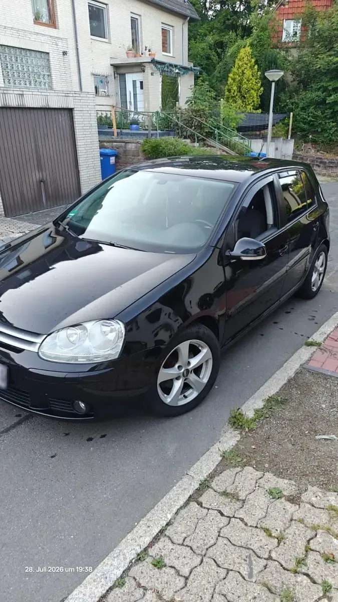 Gebraucht VW Golf V 105 PS (77 kW) 2008 Schwarz Kleinwagen