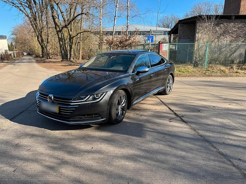 Gebraucht VW Arteon 240 PS (176 kW) 2018 Grau Kleinwagen