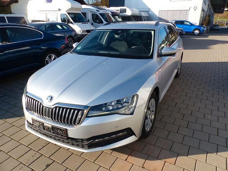 Silber Gebraucht 2020 Skoda Superb Ambition Kombi | 20.700 € (Fairer Preis) - Bild 1/4