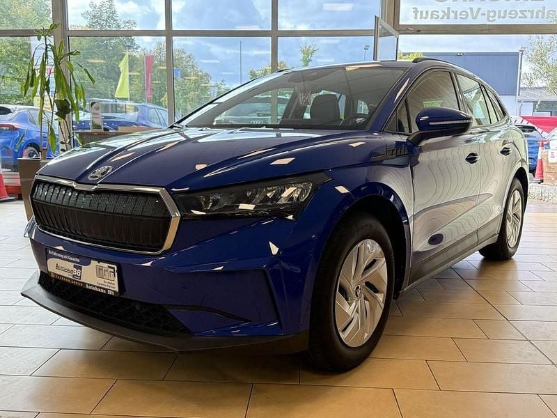 Blau Gebraucht 2023 Skoda Enyaq iV Loft SUV | 21.900 € (Superpreis) - Bild 1/4