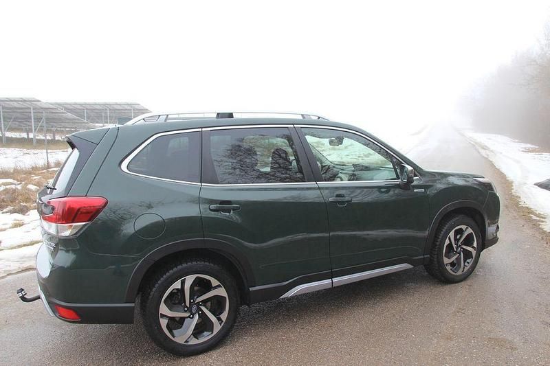 Gebraucht Subaru Forester Platinum 150 PS (110 kW) 2022 Grün SUV