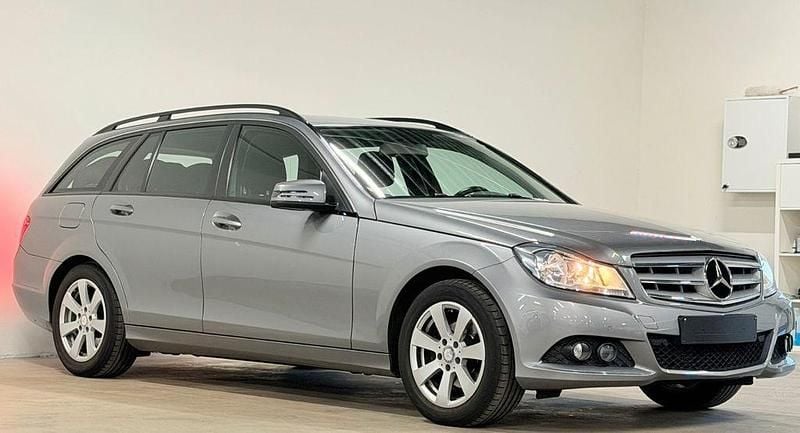 Gebraucht Mercedes C200 136 PS (100 kW) 2013 Silber Limousine