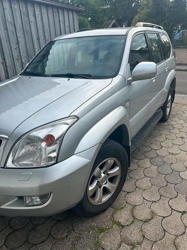 Silber Gebraucht 2005 Toyota Land Cruiser SUV | 11.900 € (Superpreis) - Bild 1/4