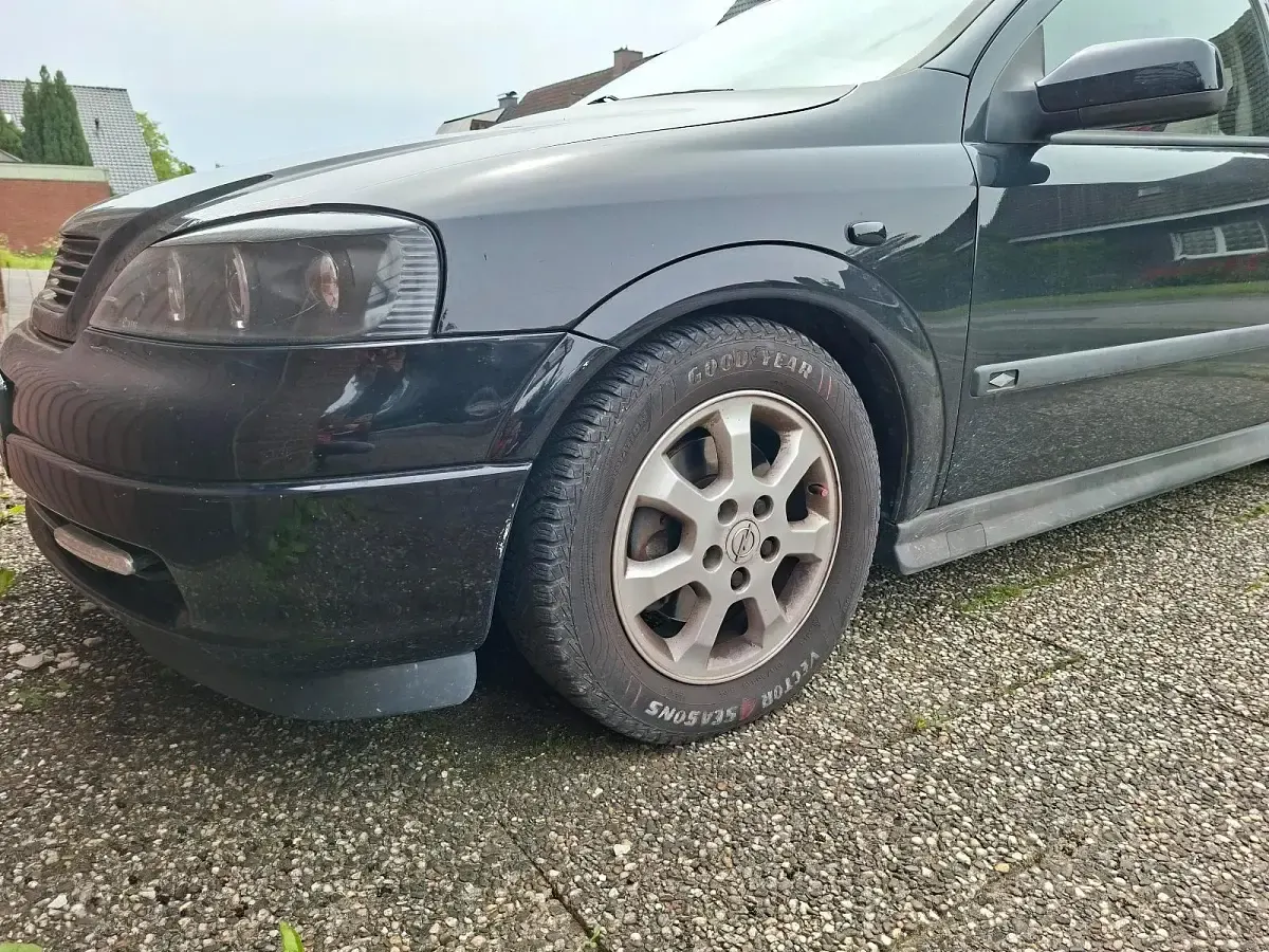Gebraucht Opel Astra 125 PS (91 kW) 2002 Schwarz Coupé