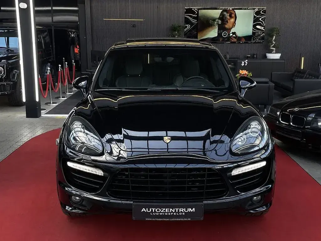 Gebraucht Porsche Cayenne Turbo 540 PS (397 kW) 2012 Schwarz SUV