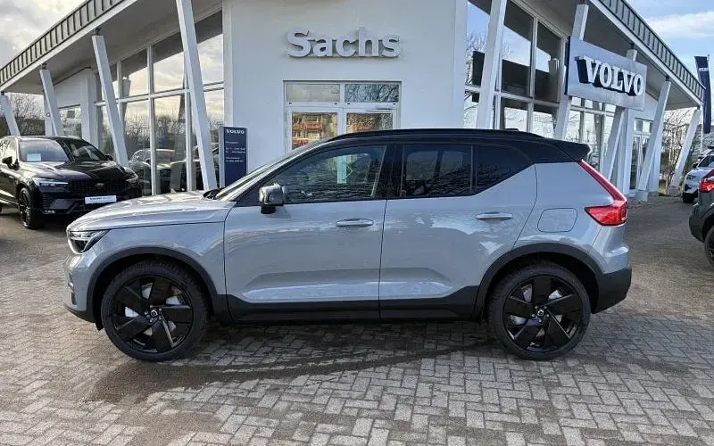 Neu Volvo EX40 Plus 175 kW (238 PS) 2026 Grau SUV