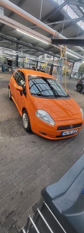 Orange Gebraucht 2007 Fiat Grande Punto Sport Kleinwagen | 1.950 € (Guter Preis) - Bild 1/4