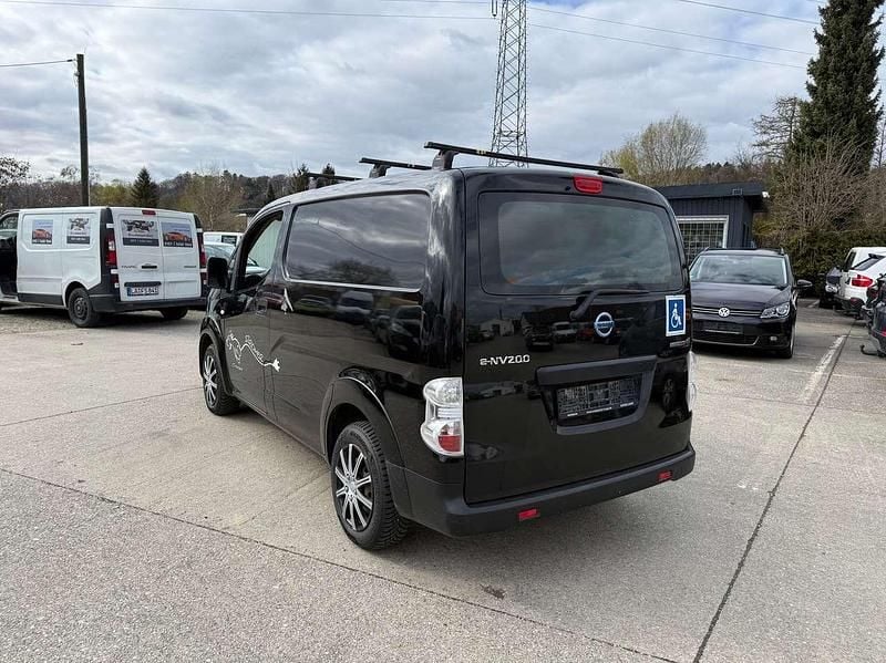 Gebraucht Nissan Evalia 80 kW (109 PS) 2015 Black (m) Van / Kleinbus