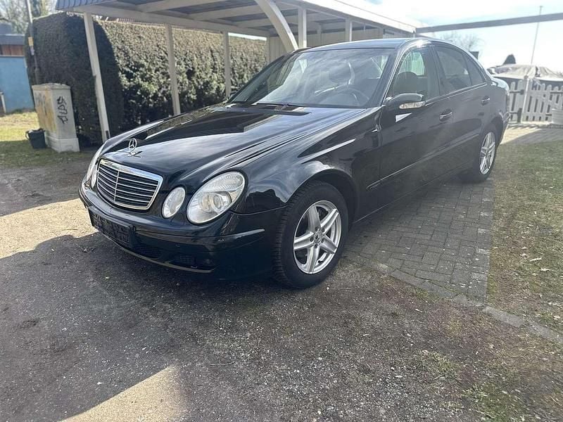Gebraucht Mercedes E270 Classic 177 PS (130 kW) 2004 Schwarz Limousine