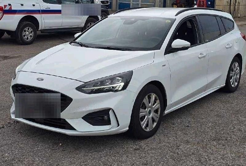 Weiß Gebraucht 2020 Ford Focus ST-Line Kombi | 13.000 € (Guter Preis) - Bild 1/4