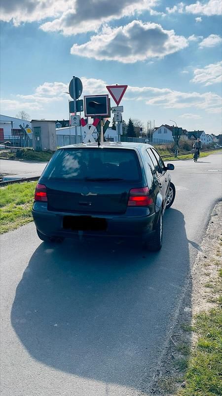 Gebraucht VW Golf IV 101 PS (74 kW) 2001 Schwarz Limousine