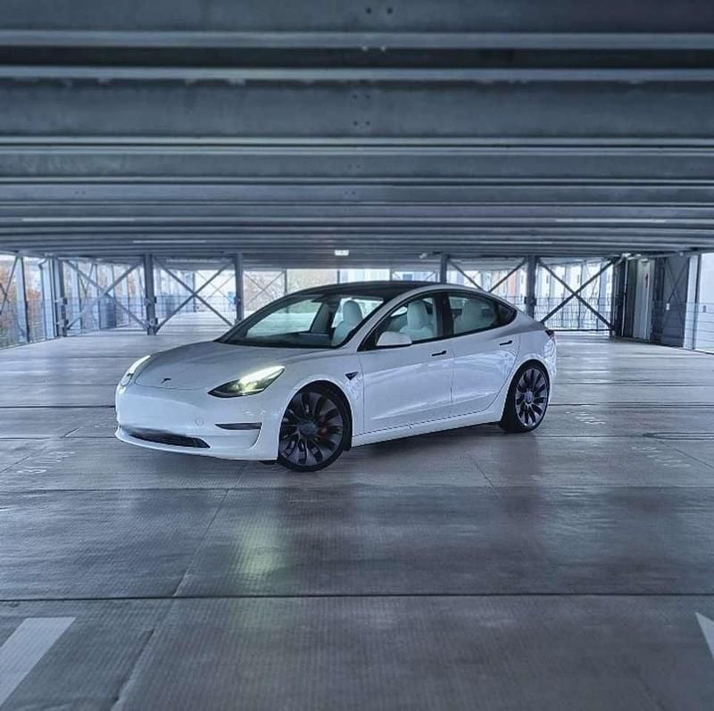 Gebraucht 2021 Tesla Model 3 Performance Limousine | 25.000 € (Guter Preis) - Bild 1/4